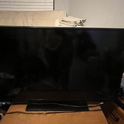 Insignia 32-Inch 4k LED TV(Non-Smart)- Perfect Condition