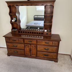 Beautiful Solid Wood Dresser Mirror Combo