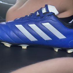 Youth Soccer Cleats Size 6