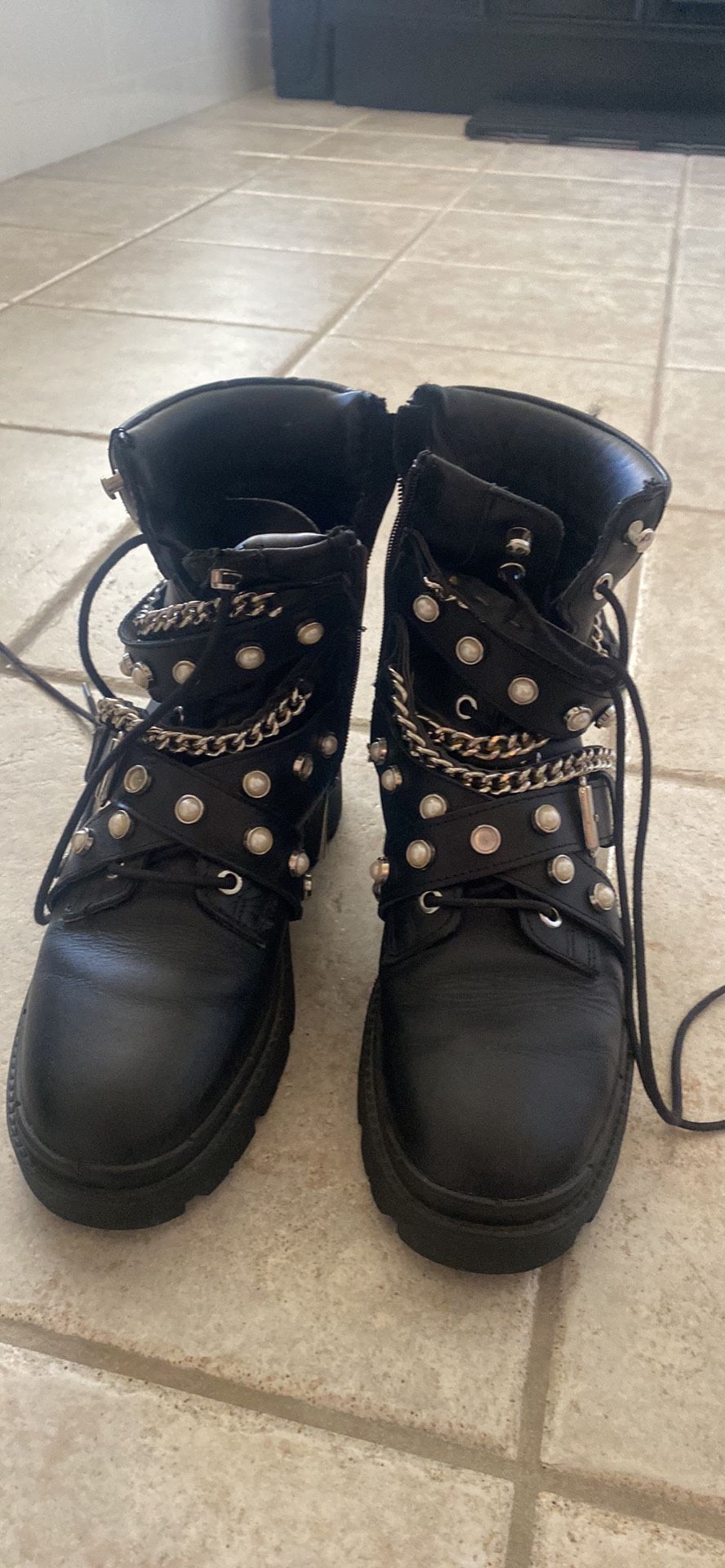 Boots for woman