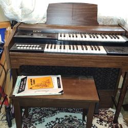 Estey Organ W Bench 