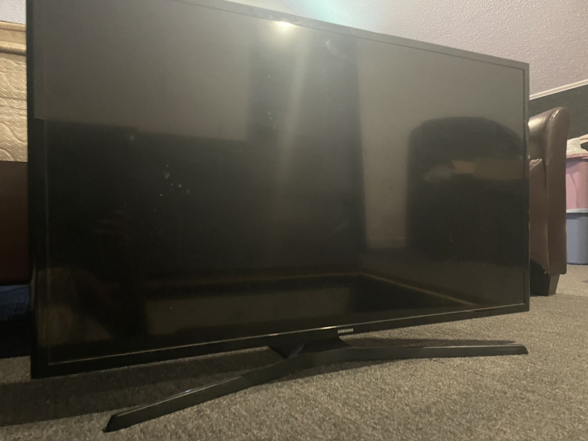 Samsung UN40J5200AF LED Smart TV 40-inch