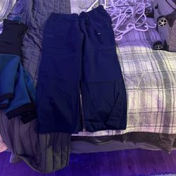 men’s small (runs bigger than small)
