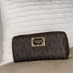 Micheal Kors Wallet