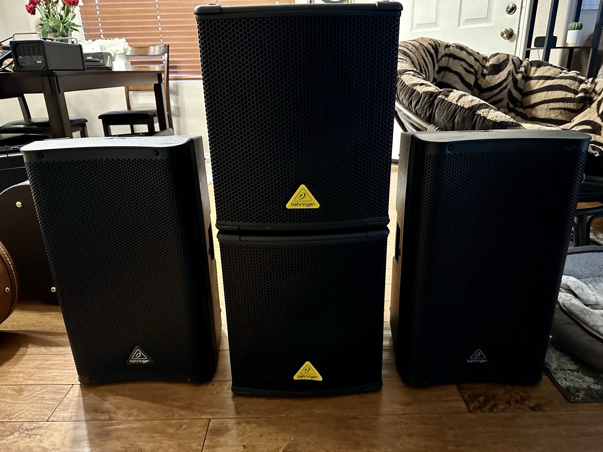 Behringer Powered speakers Subwoofer