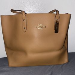 COACH LTH TOWN TOTE 