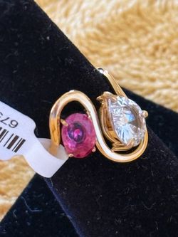 NEW Beautiful gold, pink and clear zirconia women’s