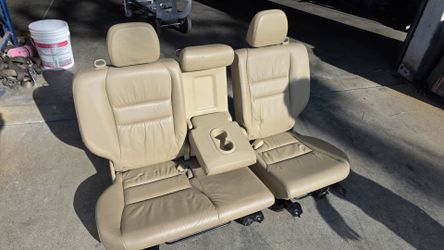 2011 Honda CRV REAR SEATS