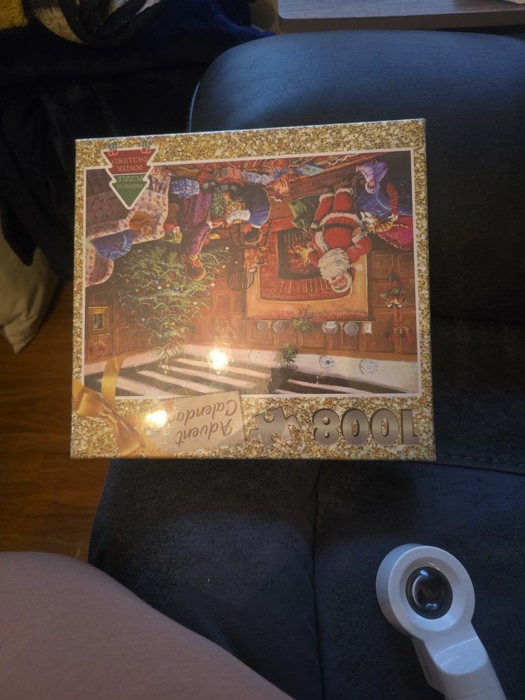 1008 PC Holiday PUZZLE