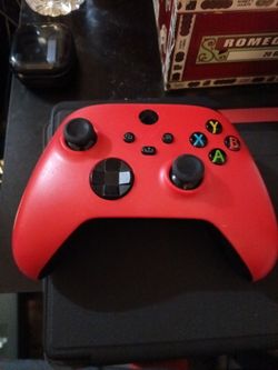 Xbox series X and one controller