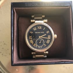 Michael Kors gold watch, DV06 - ROMAN Numerals, black face - REDUCED PRICE