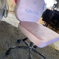 NEW hello Kitty Chair 