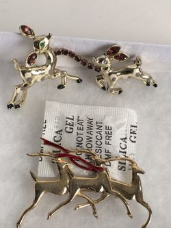 Beautiful deer brooch lot 😍😍