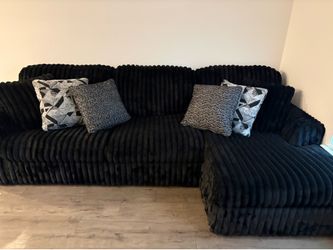 Signature Design by Ashley Midnight-Madness 2 Piece RAF Sectional with Chaise