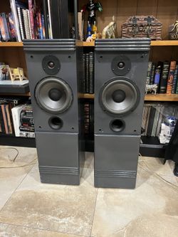 (2) 1980’s Yamaha Solid Wood 🪵 6.5” 🔈 2-way Audiophile Speakers