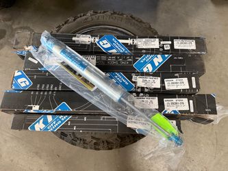18+ Jeep JL 20+ Jeep JT (Gladiator) King off-road front/rear shocks, steering stabilizer (brand new)