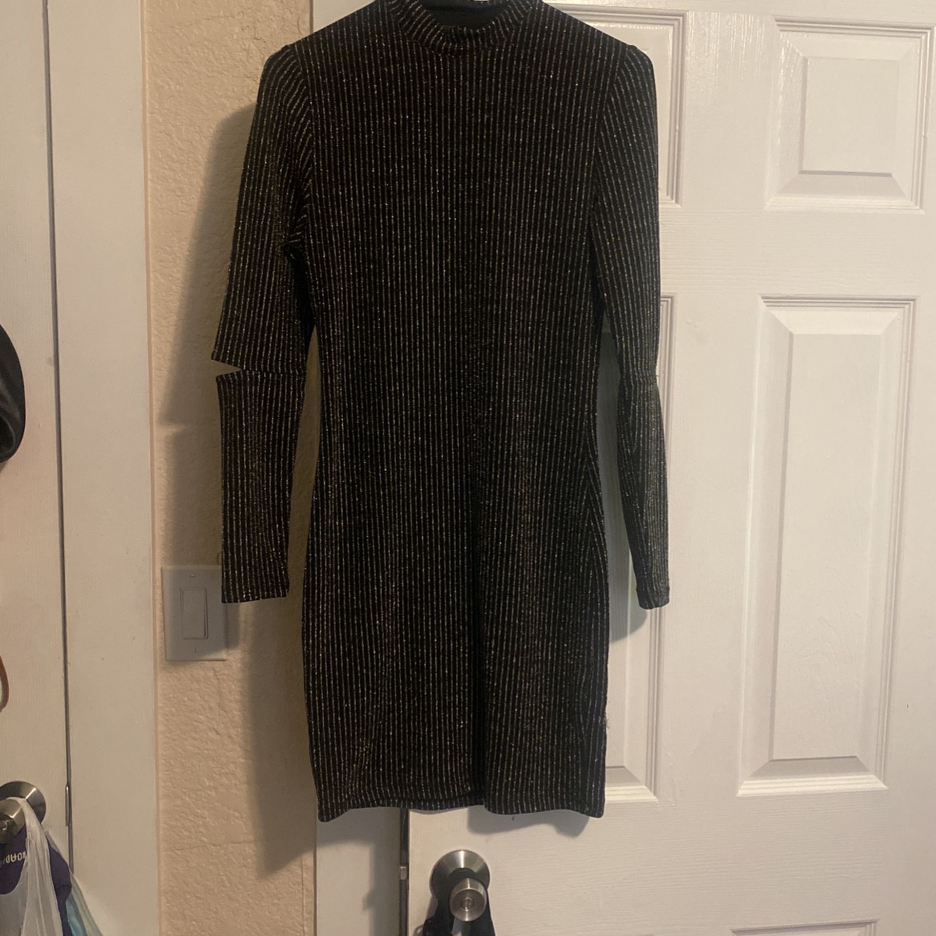 H & M Sparkle Dress , Size L , Black & Gold , Fits The Body Right,