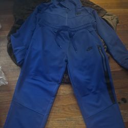 Medium And Large Teenagers Size I Have White Grey 