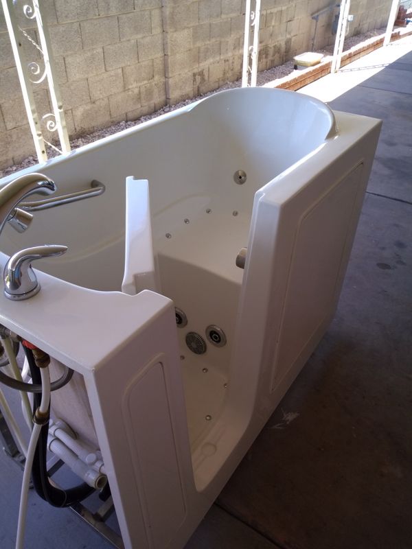 Walk in Tub for Sale in Las Vegas, NV OfferUp