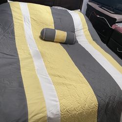 Grey, Yellow, White Bedding