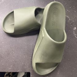 Gymshark Slides Olive Green Women Size 6/7