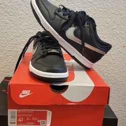 NIKE DUNK LOW
NBA 75TH ANNIVERSARY SPURS (GS)