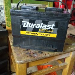 New DURALAST GOLD CAR BATTERY 