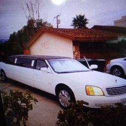Limousine Cadillac Year 2000 Runs ,Just  Can Use  a  New Vinyl Top .. First $2000 or Best Offer