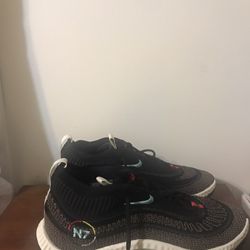 NIKE COSMIC UNITY SIZE 11