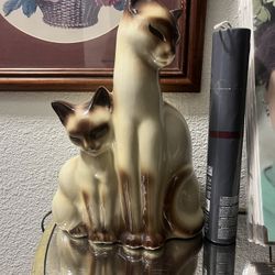 Vintage Siamese Cat Lamp! 