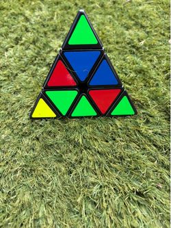 Pyraminx Rubix Cube