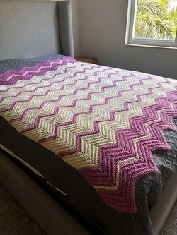 Hand Crochet Afghan Blanket Pink White Orange Yellow Chevron ZigZag Retro 68x58