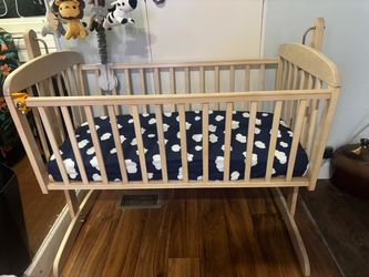 Baby mini crib/ rocker