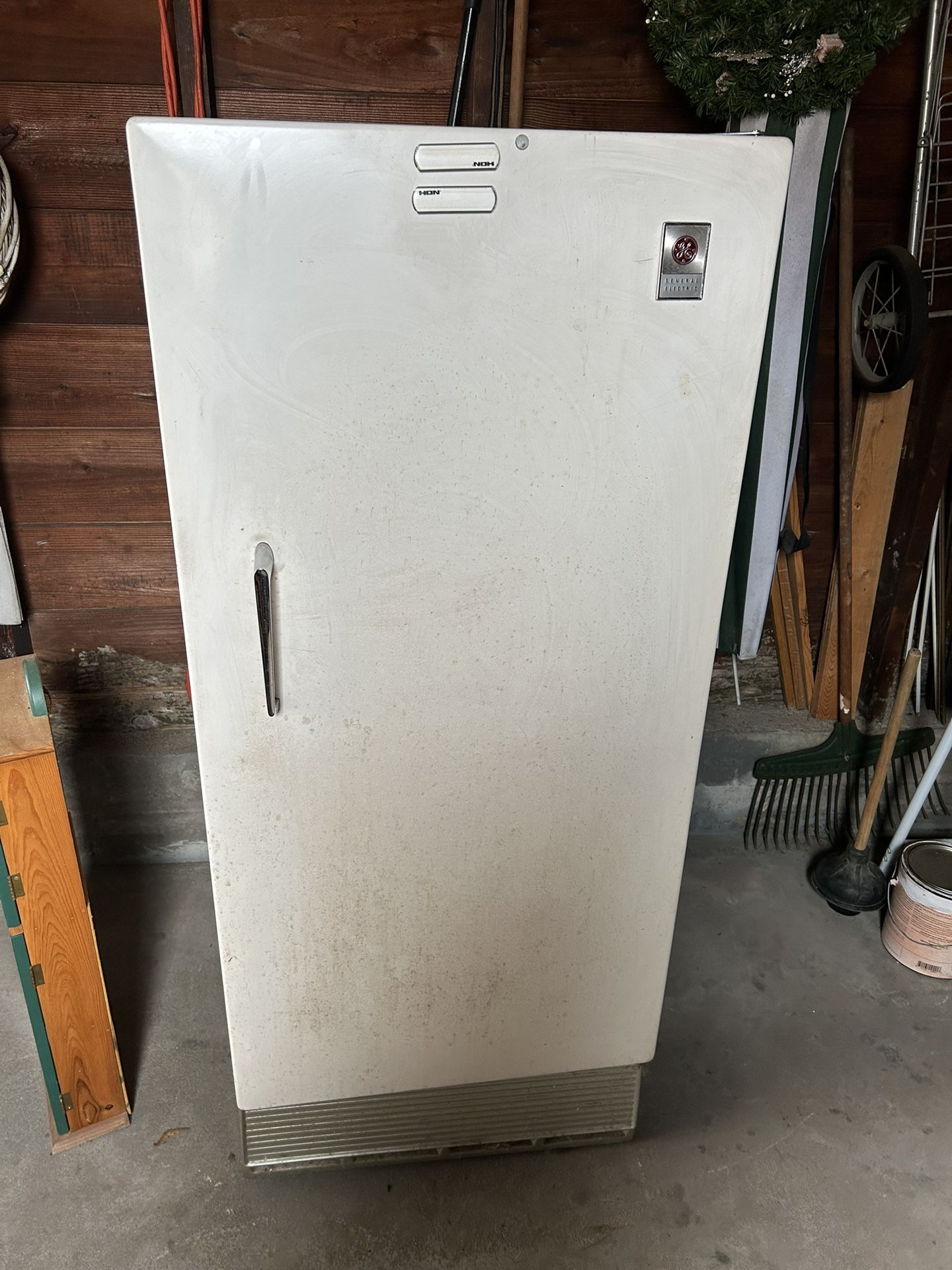Refrigerator ( General Electric)