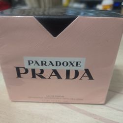 PRADA PARADOXE