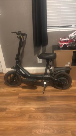 GoTrax e-scooter with seat