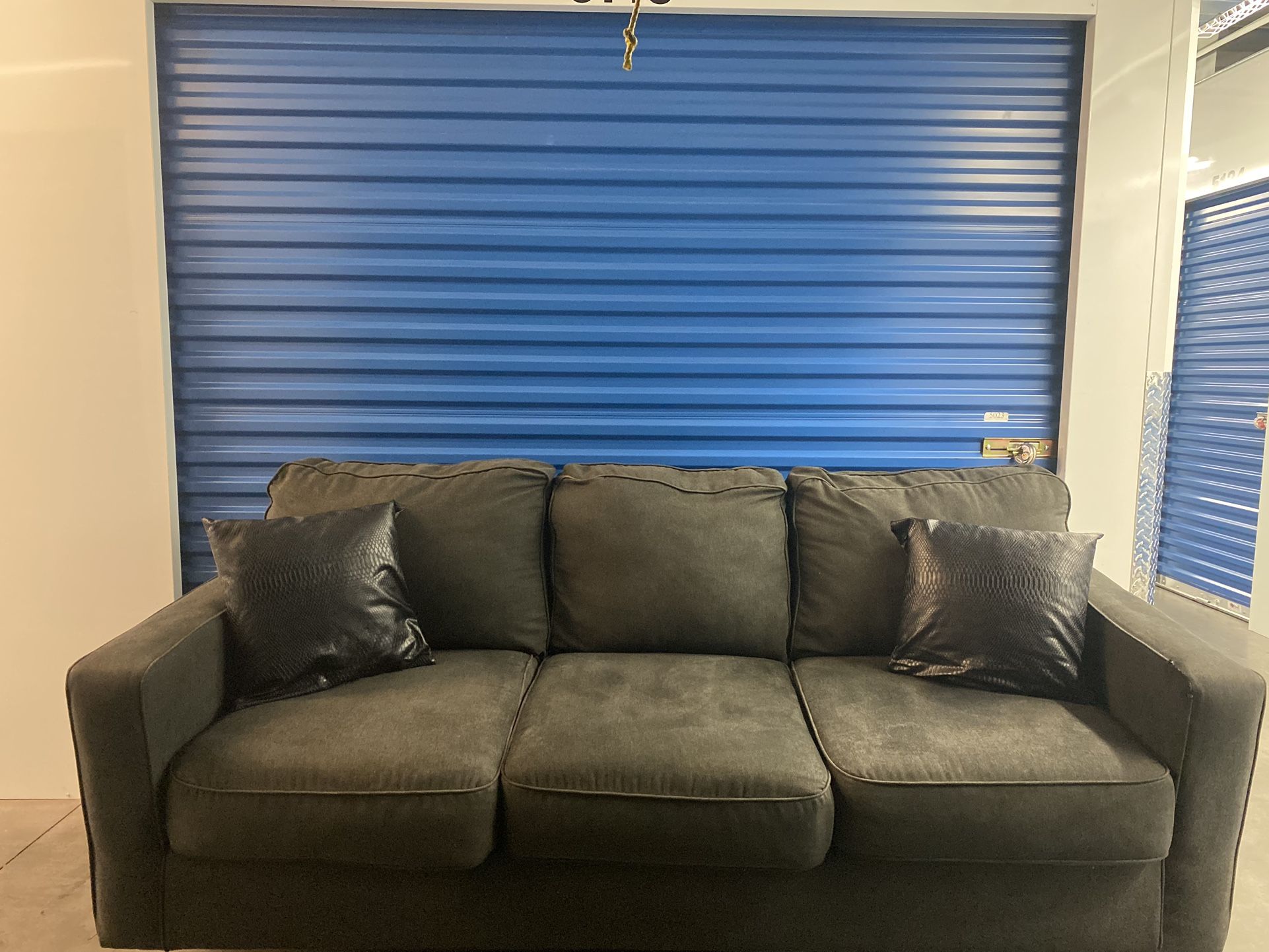Gray Comfortable Couch (Free delivery)