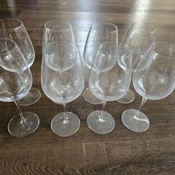 Set of 8 wine glasses