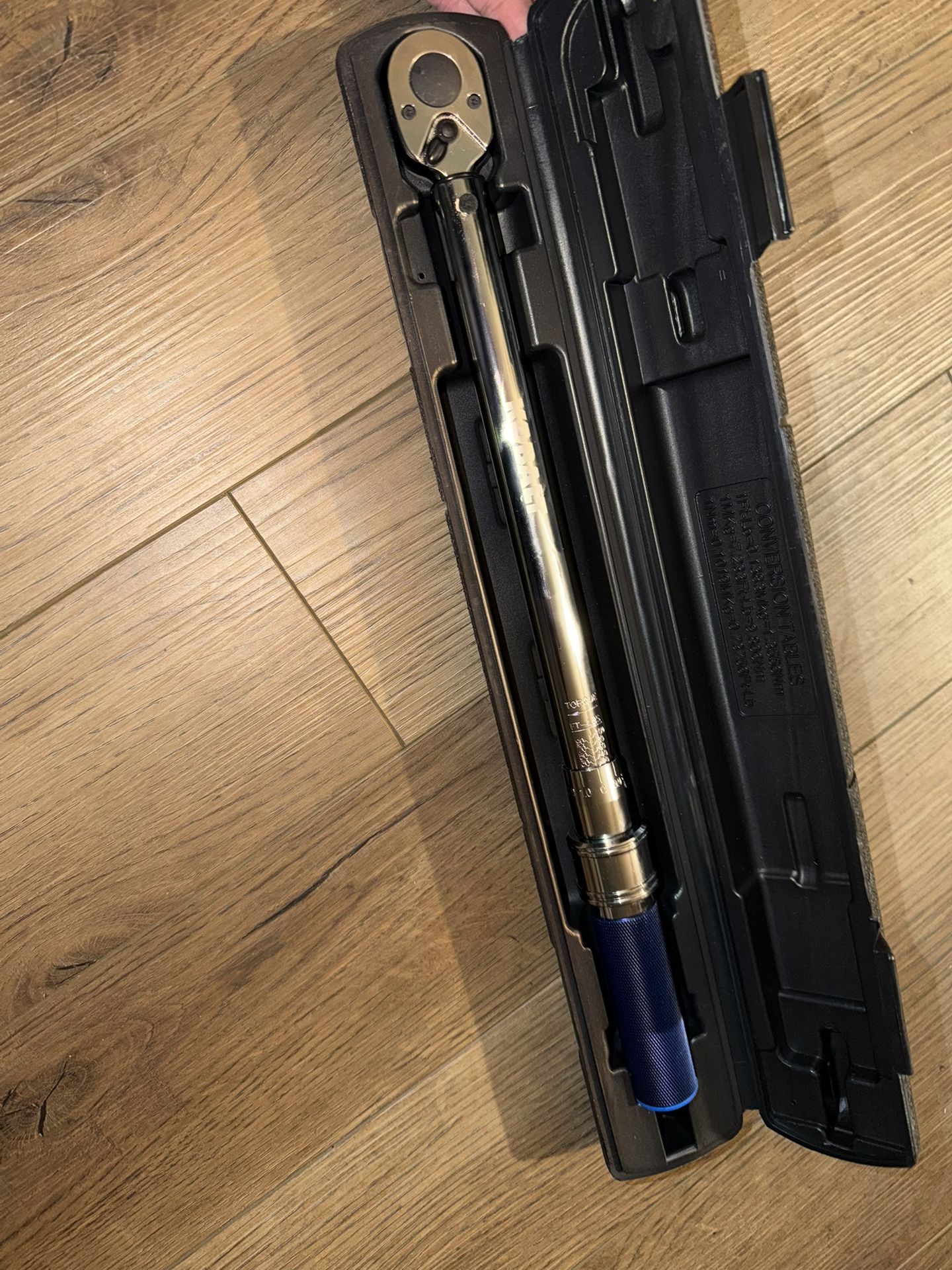 Kobalt 3/8-in Drive Click Torque Wrench 20-ft/lb to 100-ft/lb