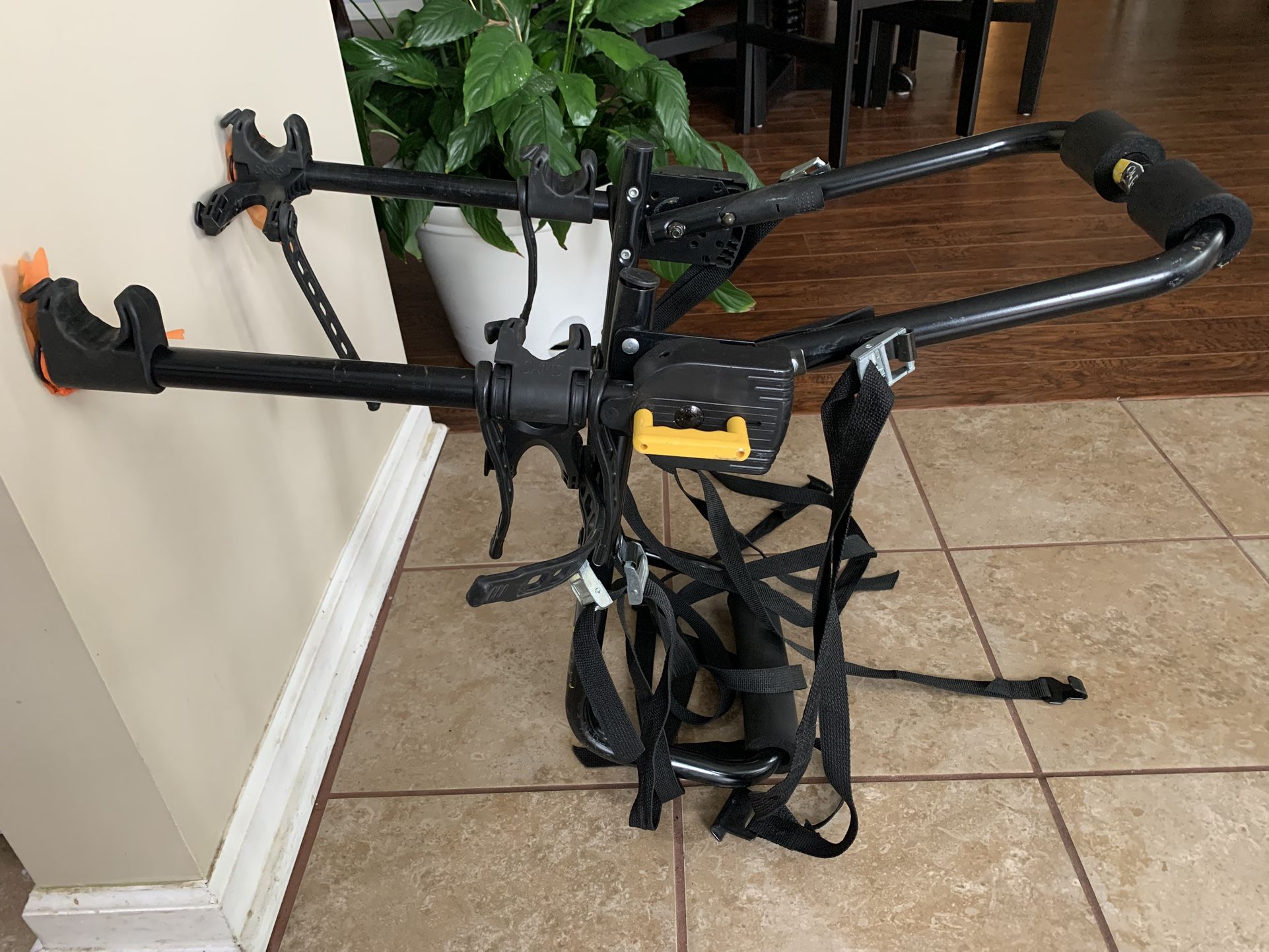 Car Bike Rack (2 Bikes) - Brand: Saris