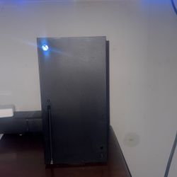 Xbox X—1TB SSD— 4k/120 FPS- Excellent Condition