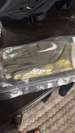 Nike Gloves Olive Camo