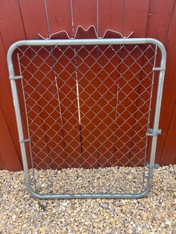 Chain link gate