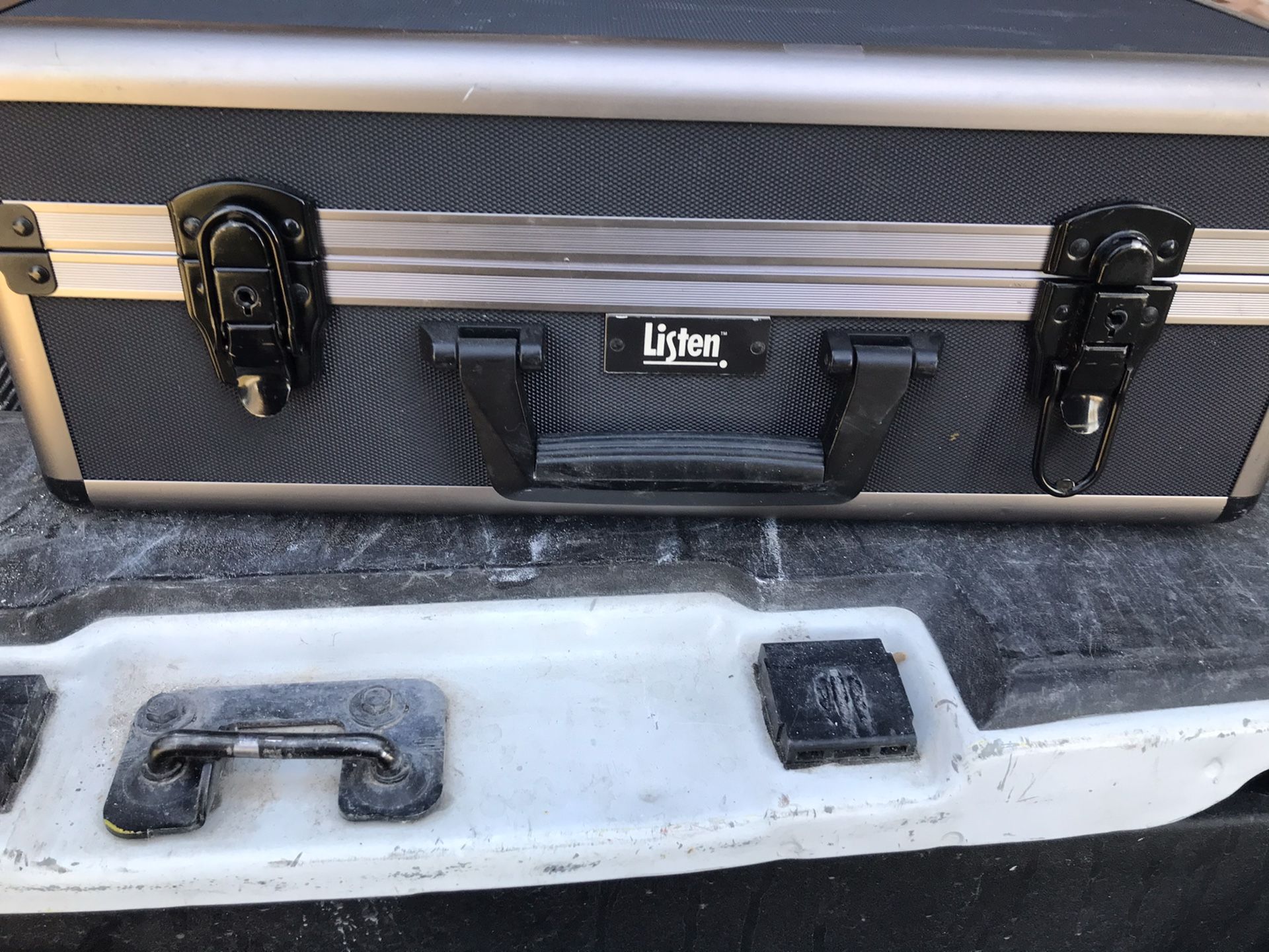 Listen receivers used but good conditions I have 2 cases full