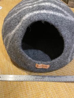 Meofia Premium Felt Cat bed