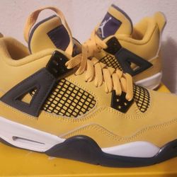 Jordan 4  Retro "Lightning" 6Y GS size - new never worn