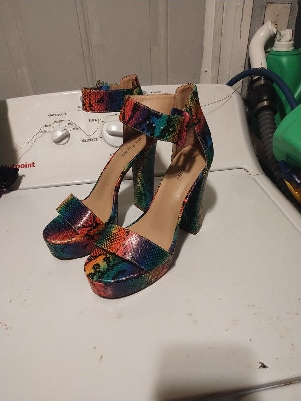 Rainbow Hot Tomato High Heels🌈 Size 9M