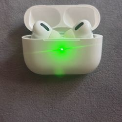 AirPods SEE DESCRIPTION 