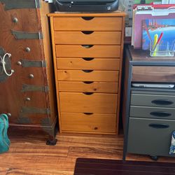 8 Drawer Stand