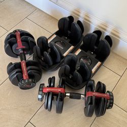 Pair Of Bowflex 552 adjustable dumbbells